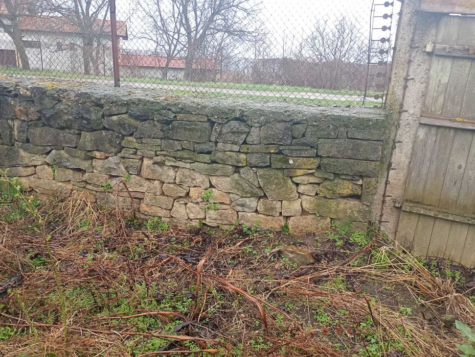 Камък от дувар по договаряне