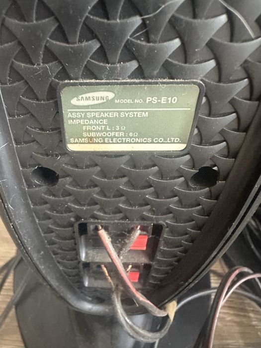 Продавам:Samsung PS-E10-2бр.Оригинални тонколони работещи.