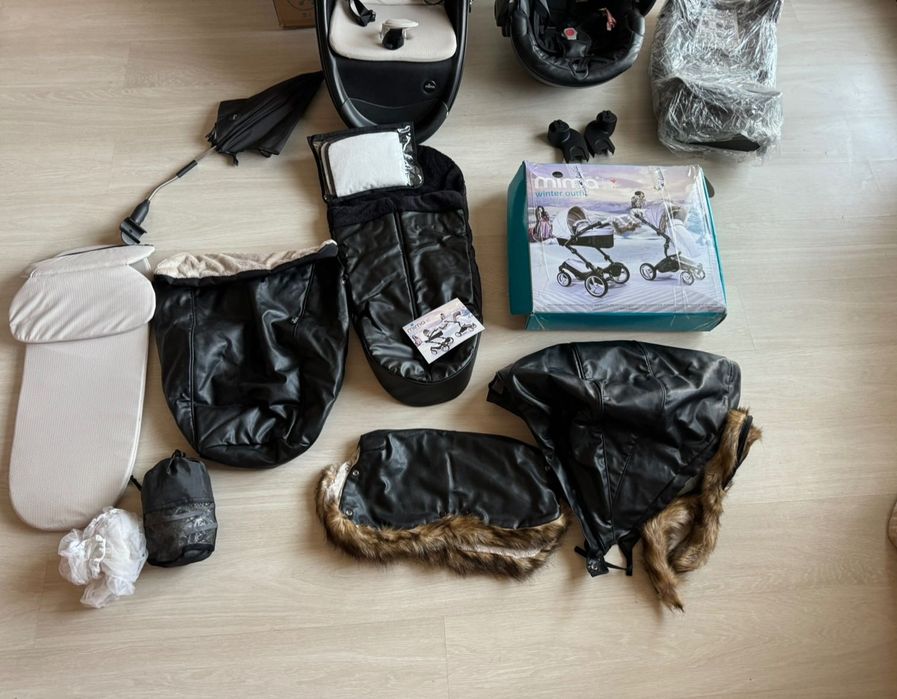 Mima бебешка количка с аксесоари