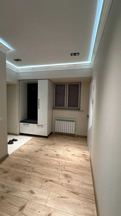 Продается Центр Ц5 3в4/5/9 массив Киет 72м2