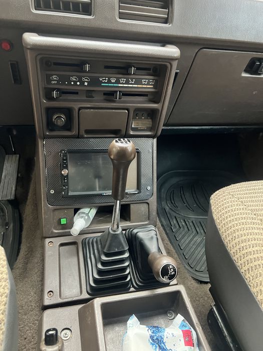 MITSUBISHI Pajero 1986 — imagine 4