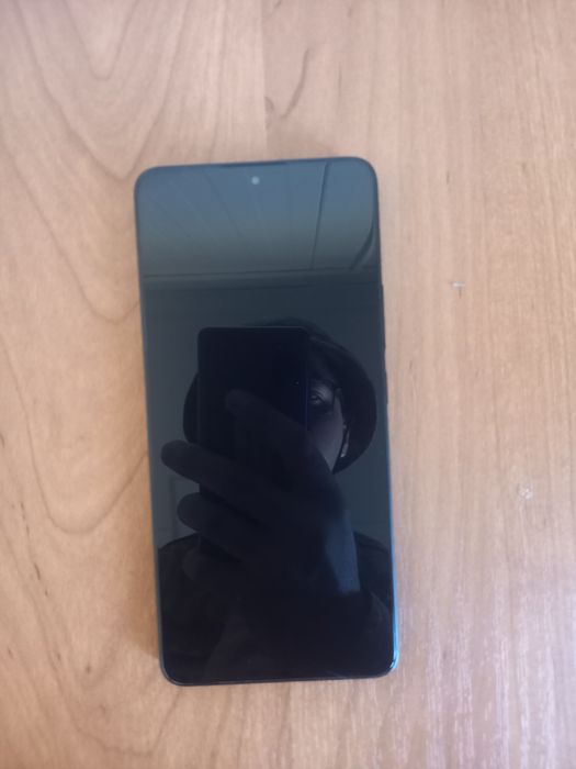 Poco F6 12/512 gb