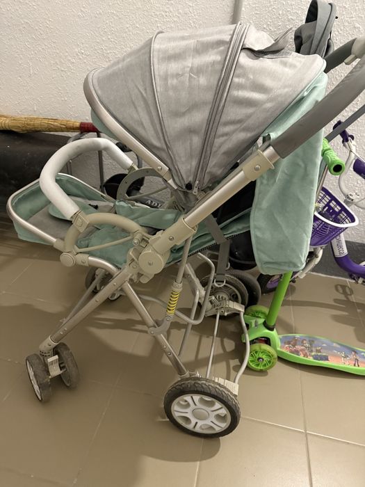 Коляска нейтральный цвет 25000