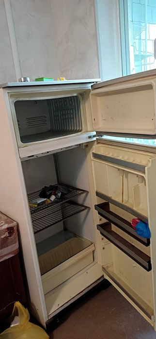 Продаётся холодильник б/у цена договорная