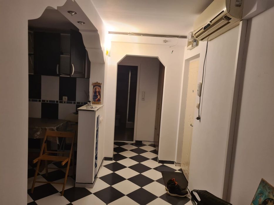 Inchiriez apartament