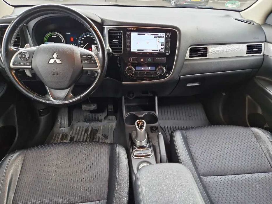 Mitsubishi Outlander 2.0 PHEV 4WD Executive Edition 2014 – 4X4
