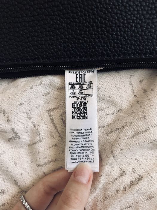 guess brenton tote