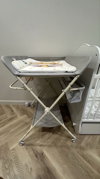 Продам пеленательный столик
