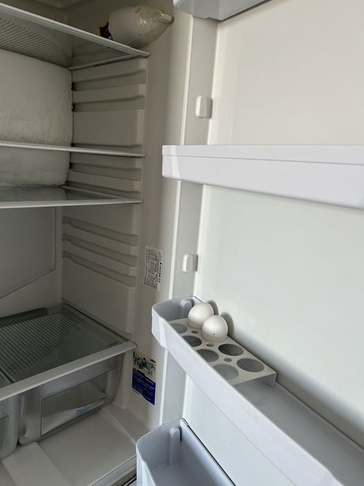 Холодильник жасап тұрған 20000