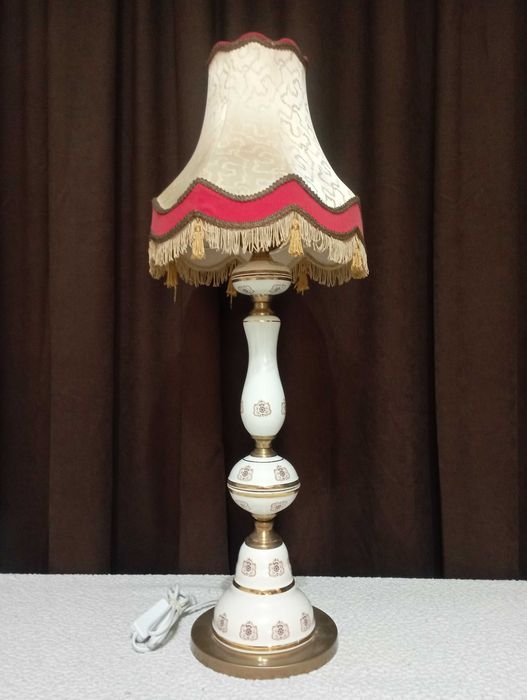 Красиви старинни лампи с абажури - лампа