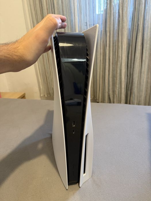 Ps5 varianta cu disk 825 de GB