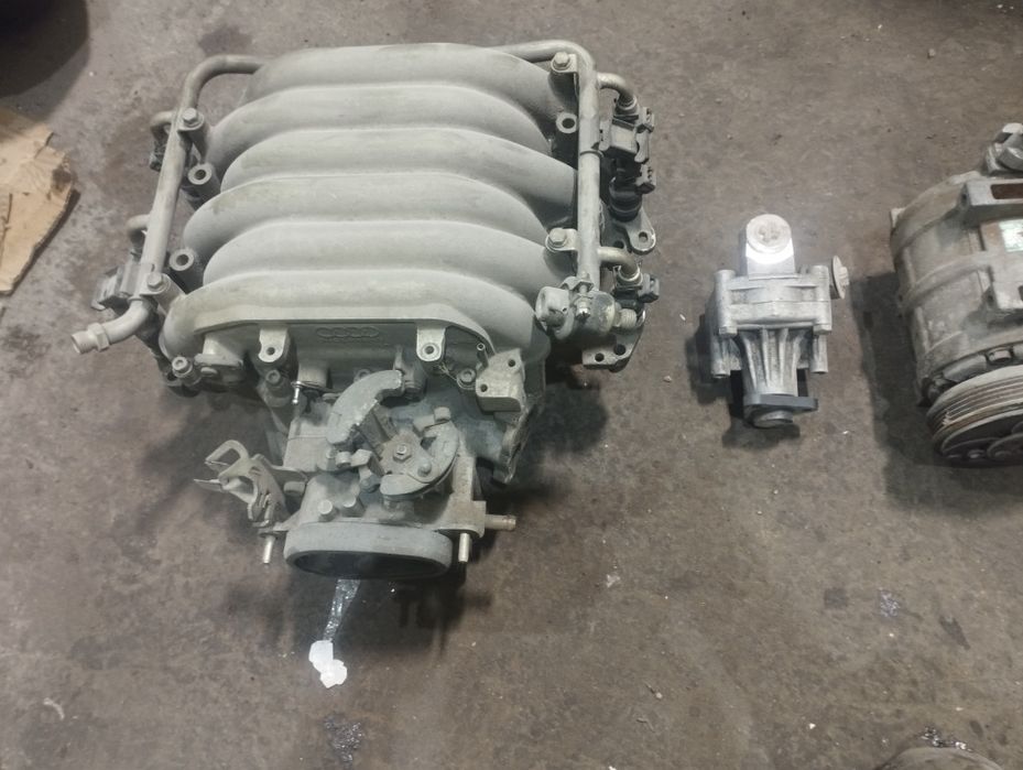 Впускной коллектор Ауди 100