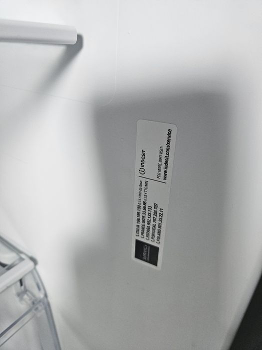 Продавам хладилник фризер.