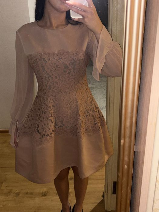 Платье нарядное короткое