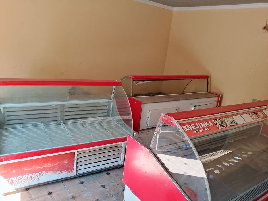 Vitrina xaladenik sotiladi zavaskoy