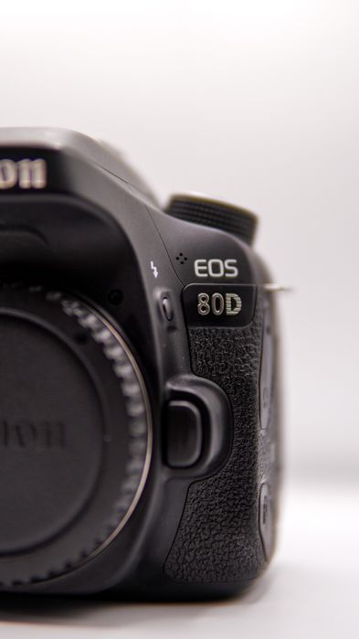 Canon EOS 80D (body)