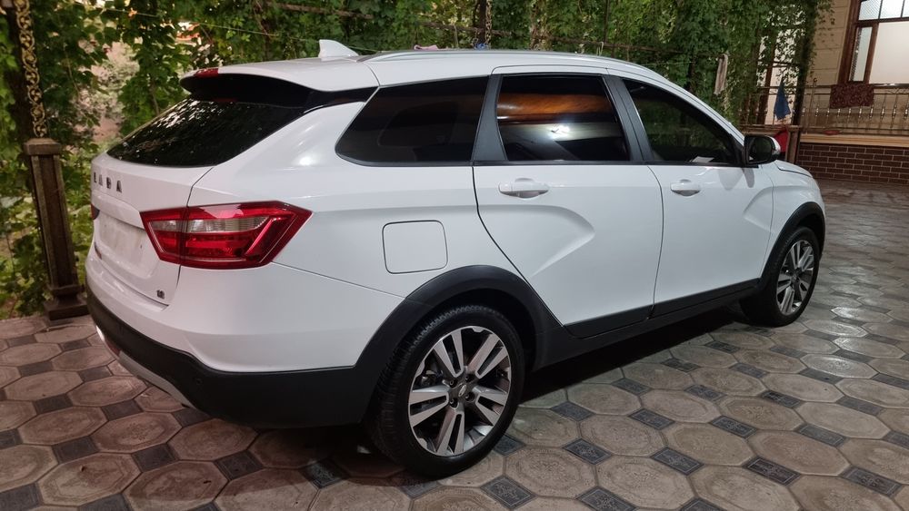 Lada vesta sw cross