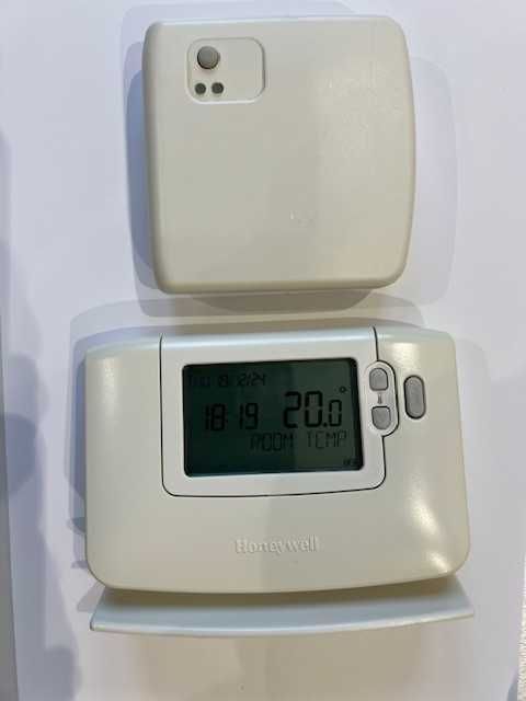 Termostat de camera fara fir, programabil Honeywell CM 927