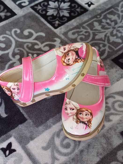 Adidasi, ghetuțe și pantofiori