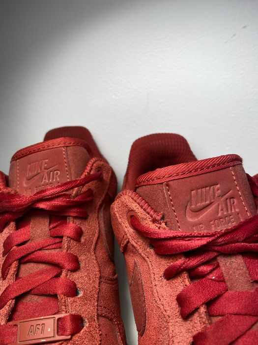 WMNS AIR FORCE 1 '07 SE червени- велур