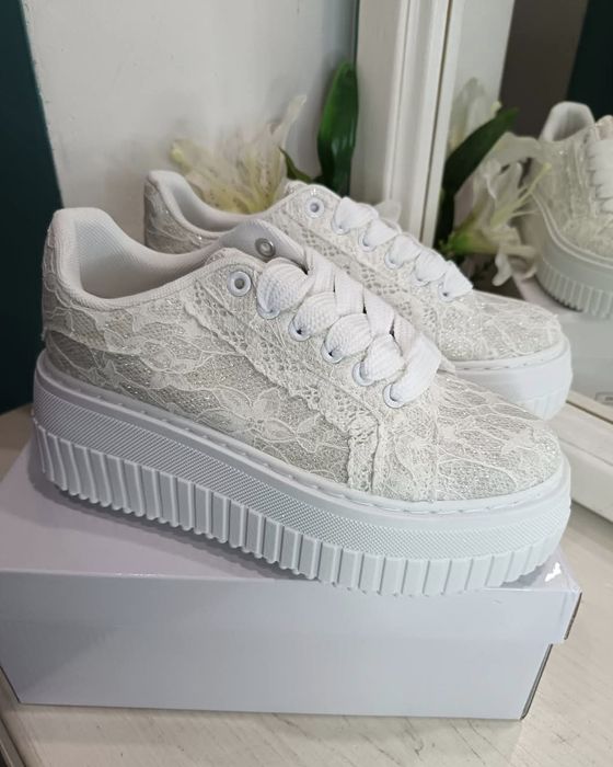 Дантелени кецове на платформа