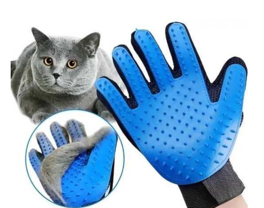 Перчатка для вычесывания шерсти