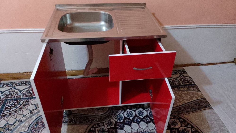 Moʼyka sotiladi sifati yaxshi  xech qayeri lat yemagan toza