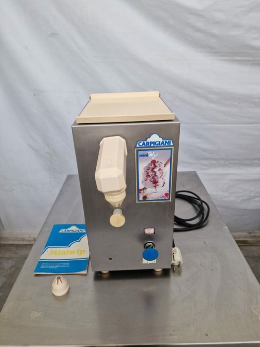 Италианска машина за разбиване на сметана Carpigiani