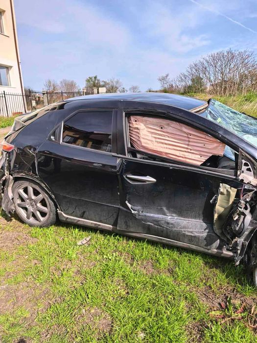 Хонда Сивик 8 генерация (Honda Civic 8 generation) на части 1.8 бензин с газово