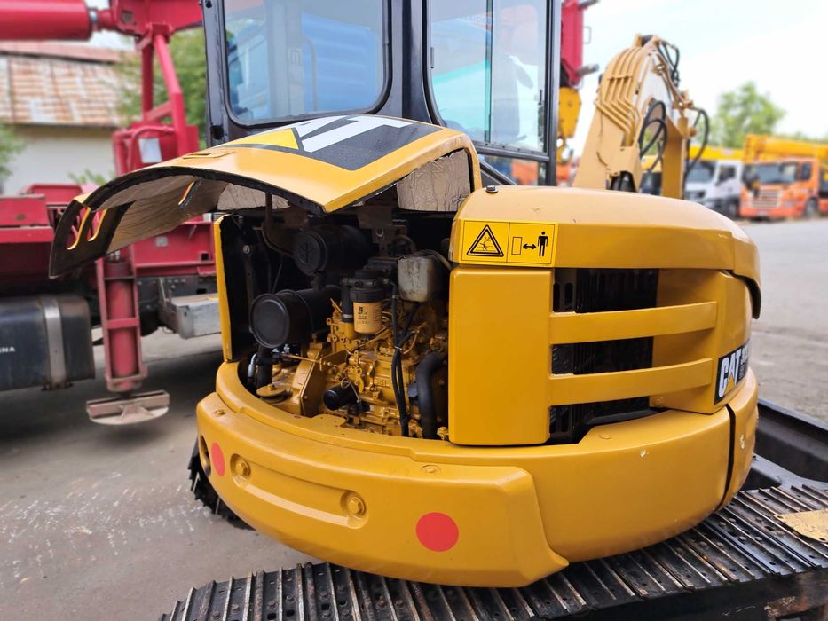 Excavatoare Caterpilar 305.5E2 , Komatsu PC55 - 5 tone