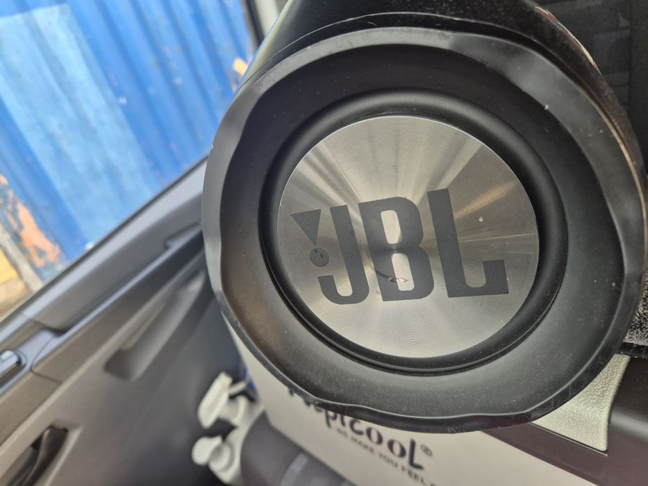 JBL колонка BOOmbox