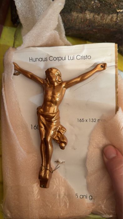 Crucifix mici pentru mormant