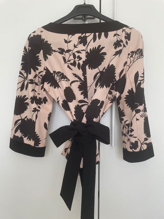 Сако Монтон с визия тип “прегърни ме”