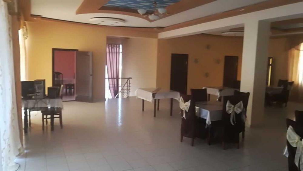 Термиз шахри Марказда 2 қаватли бино сотилади 330