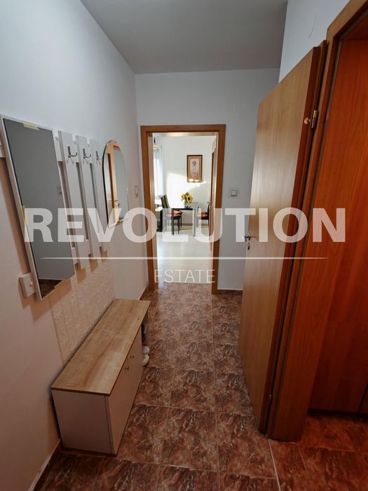 Дава се под наем Тристаен апартамент в Пловдив, Младежки Хълм - 130 кв.м за 600 € - Снимка #21