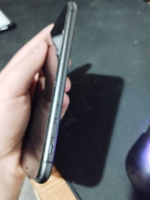 Iphone 11 black excelent