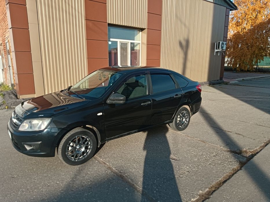 Продам Ладу Гранту 2015г.