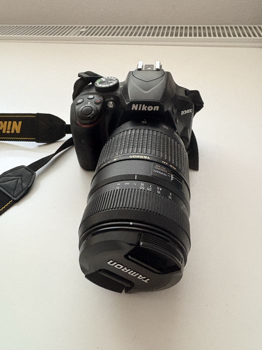 Vand Nikon D3400 plus 2 obiective