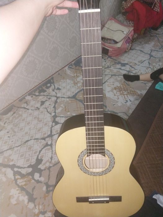 Продам гитару хорошего качества
