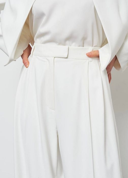 Костюм брючный женский