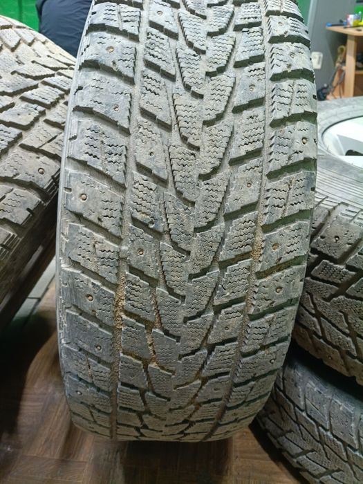 Продам резину TOYO   б/у 40000