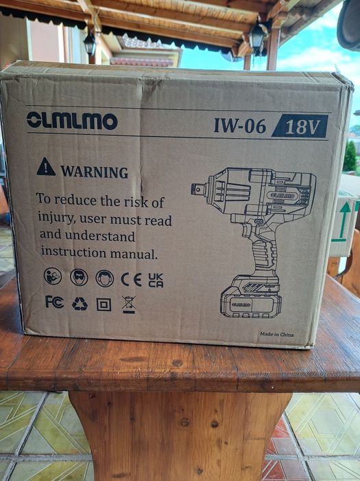 Акумулаторен ударен гайковерт от 1600nm и накрайник от 3/4