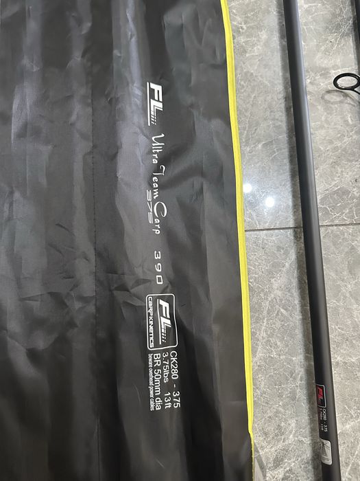 SET 4 Lansete crap FL Ultra Team Carp 3.90m 3.75lb – 2 segmente – noi, în huse