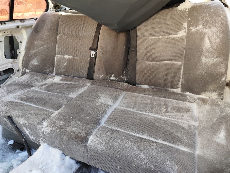 бампер оригинал бмв е36  сидения