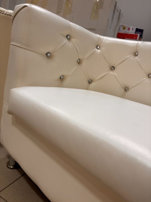 Продам 2 диванчика.