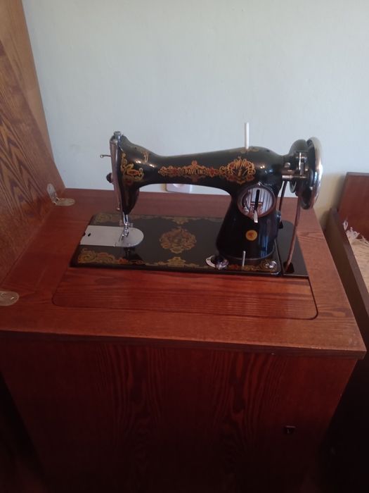 Крачна шевна машина