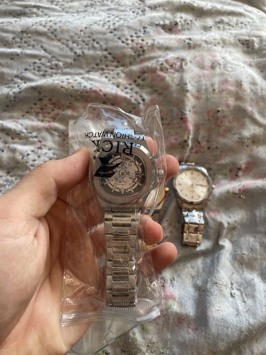 продается часы Rick