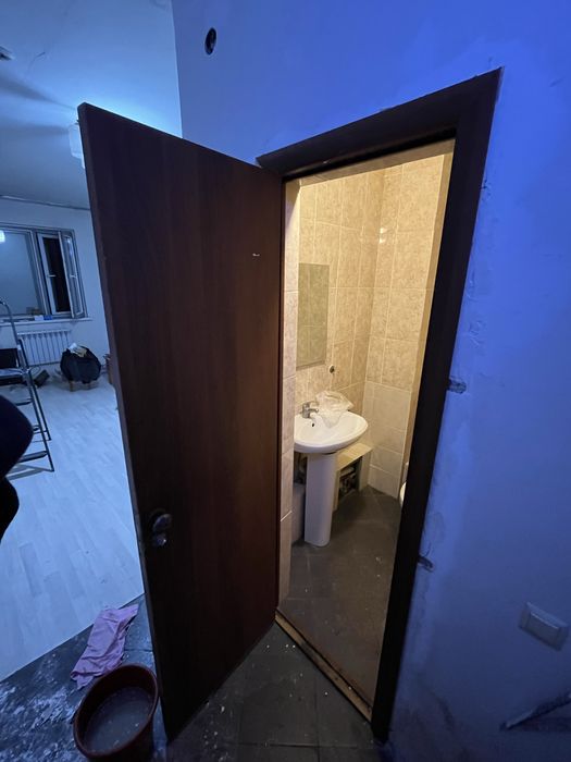 Отдам дверь и обналичники