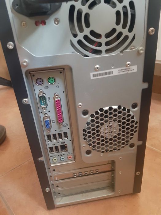 Calculator, computer, stare excelenta, si memori, caracasa desktop