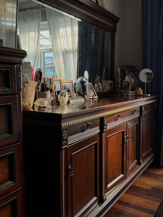 Продам спальный гарнитур из массива дерева